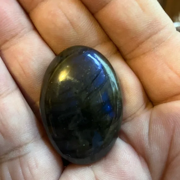 Labradorite Cabochon - Picture 4 of 5
